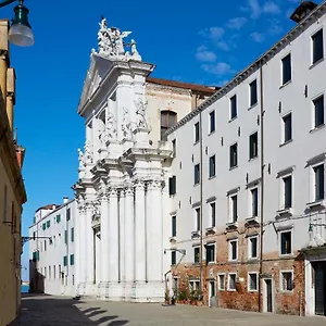  Hostal Amdg Italia